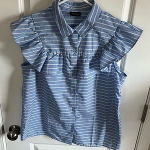 𝅺Who What Wear Light Blue Ruffled Sleeveless Top with White Stripes